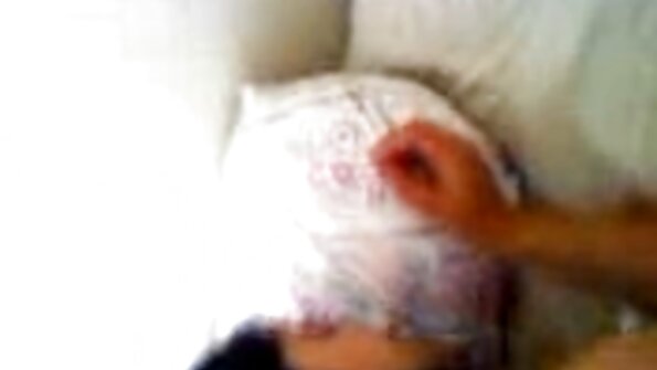 O femeie blondă de afaceri angajează un gigolo pentru a-și îndeplini fantezia sexuală